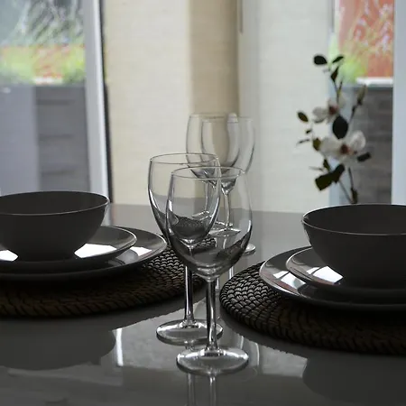 City Centre Apartment *